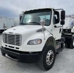 2023 Peterbilt 579 Day Cab Tractor full